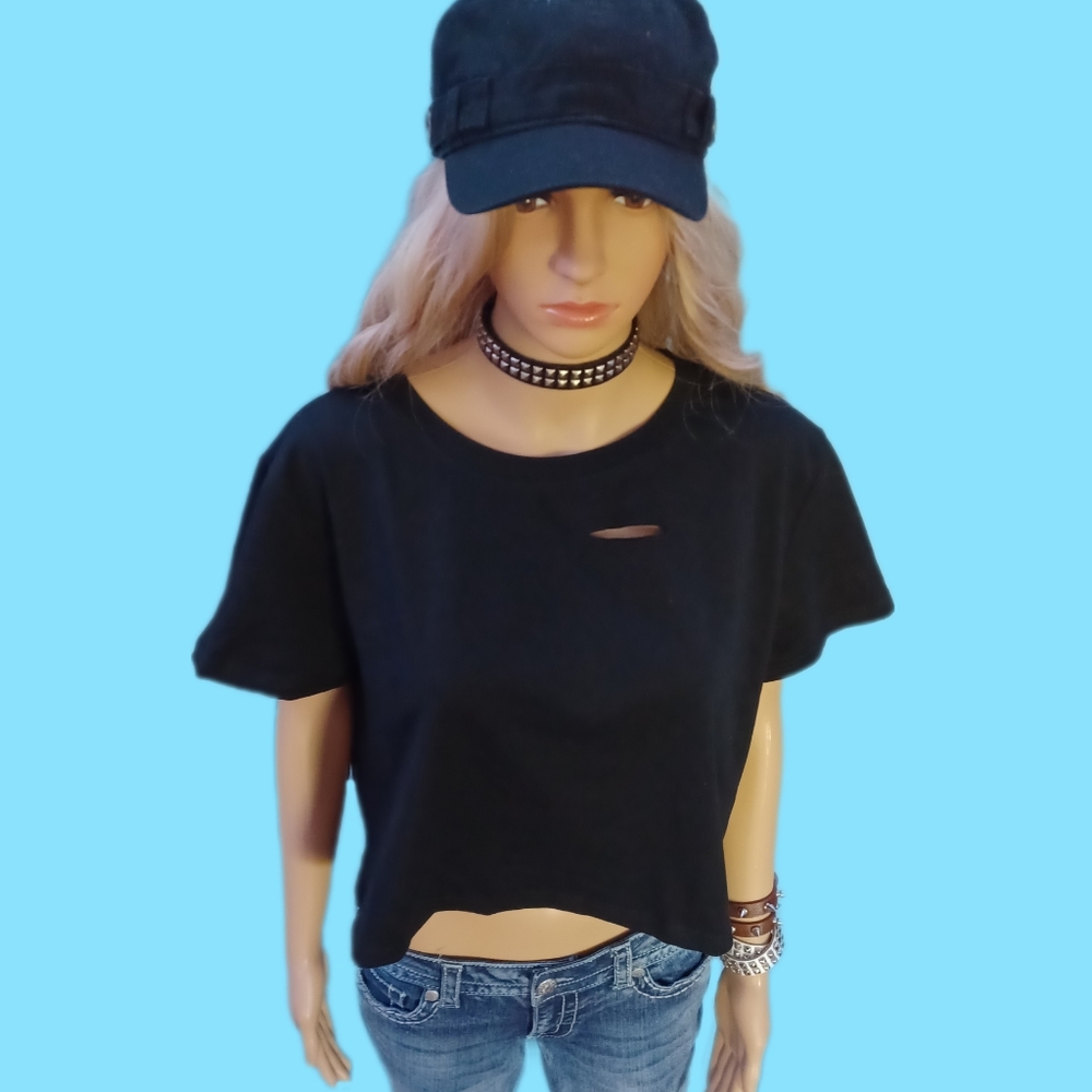 💙NEW! XL Black torn crop t-shirt top
